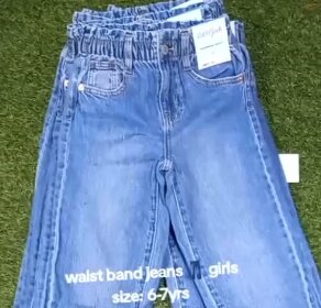 Girls jeans 👖 😍 Sizes: 6-7yrs