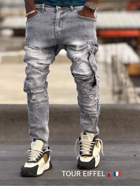 Jean déchiré moderne