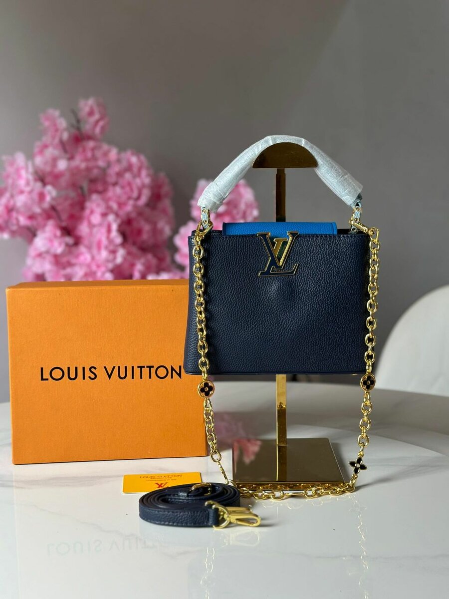 Elegant ladies hand bag