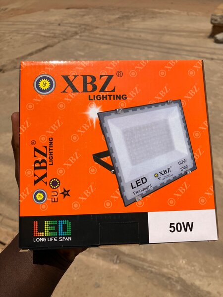Flood lights (Xbz 50 yards)