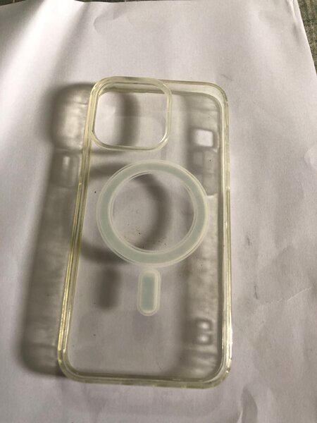 Coque transparente magnétique