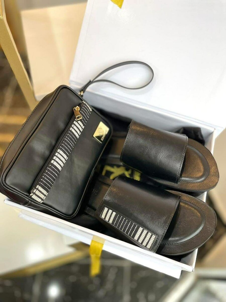 Sandales et Pochette Élégante