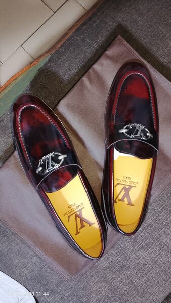 Mocassins en cuir verni élégants