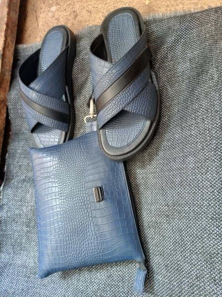 Sandales cuir croisé bleu...
