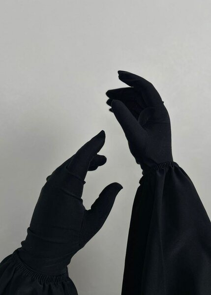 Gants élégants noirs longs