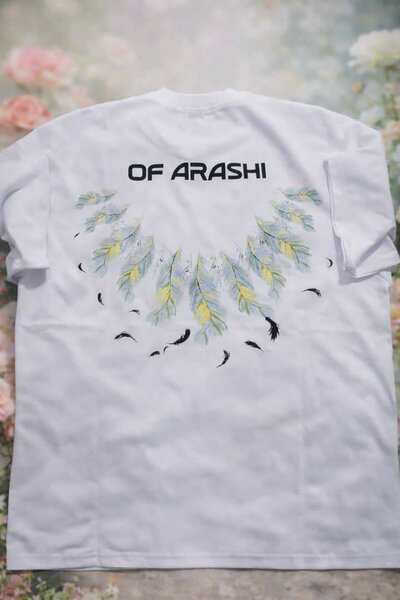 T-shirt à plumes imprimées