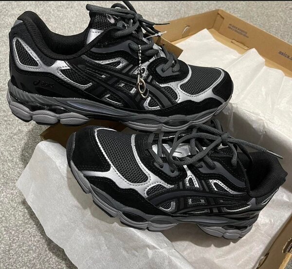 Chaussures de course Asics