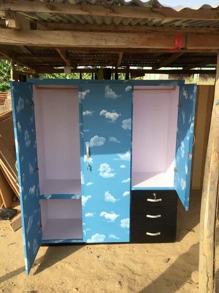 Armoire ciel avec miroir