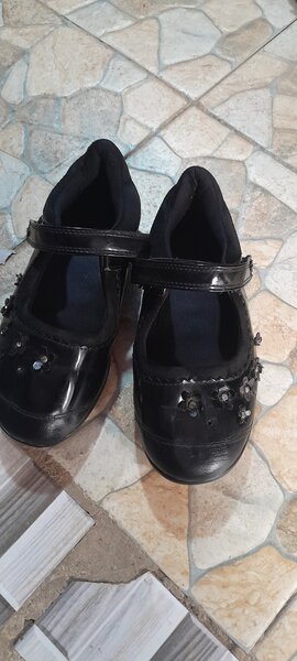 Girls dress shoe