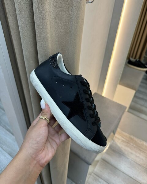 Качественные кроссовки