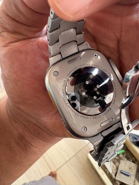 Montre Connectée en Titane