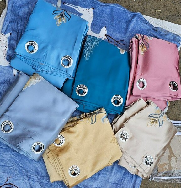 Rideaux opaques à œillets