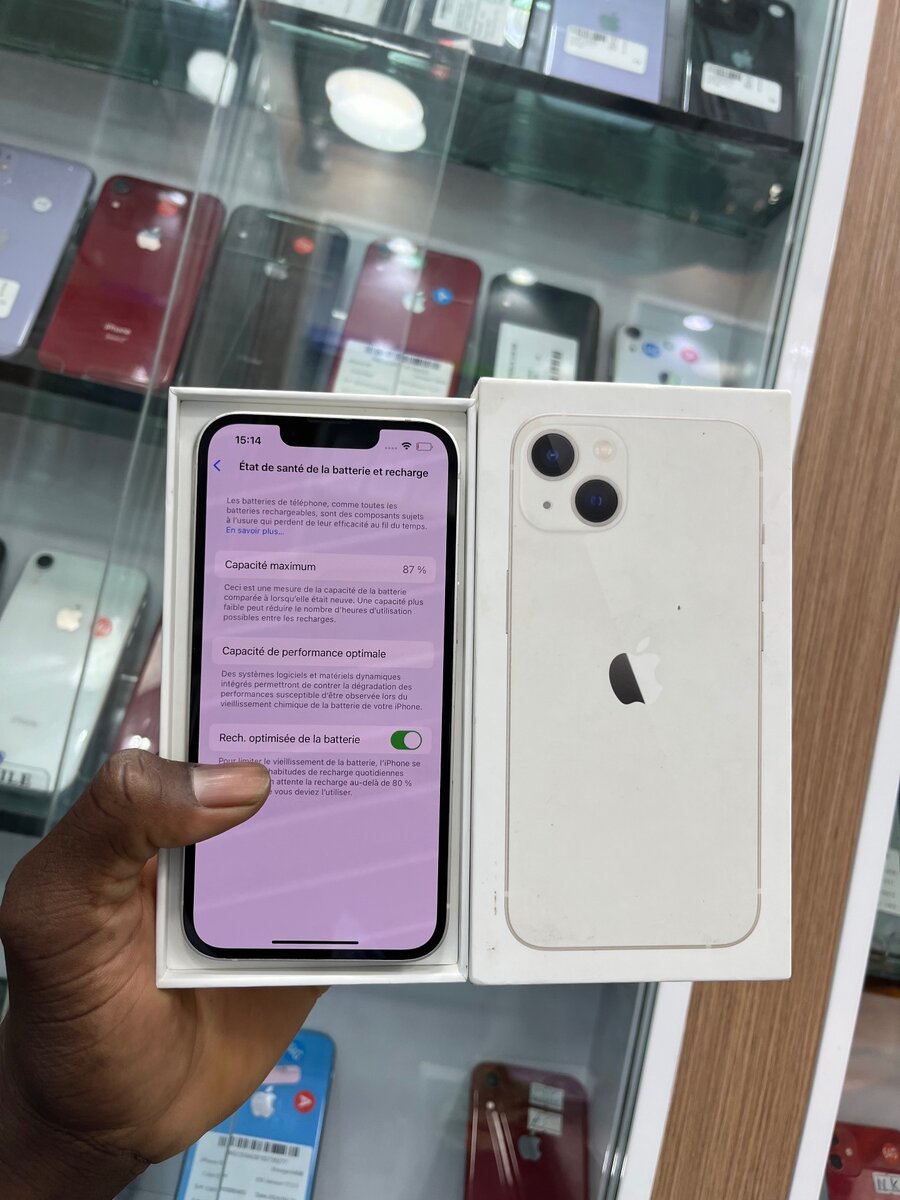 iPhone 13 simple 128gb avec son carton