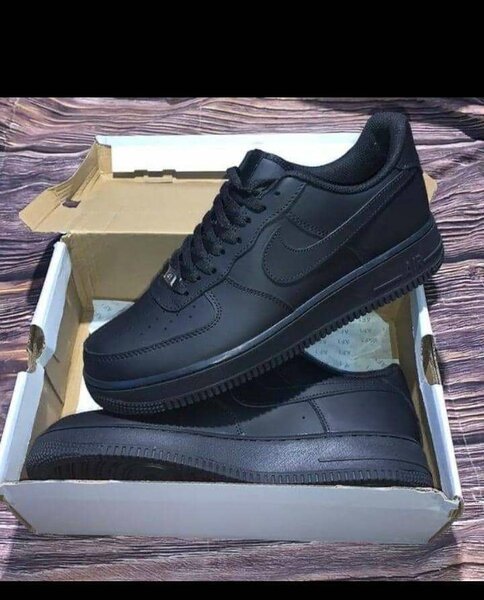 Chaussures noires tendance