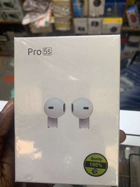 AirPods