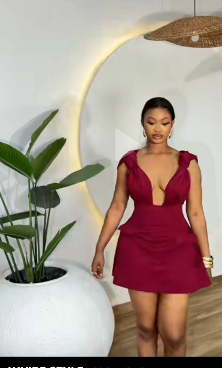 Robe Épaules Dénudées Élégante