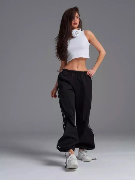 Брюки в корейском стиле с двумя полосками по бокам