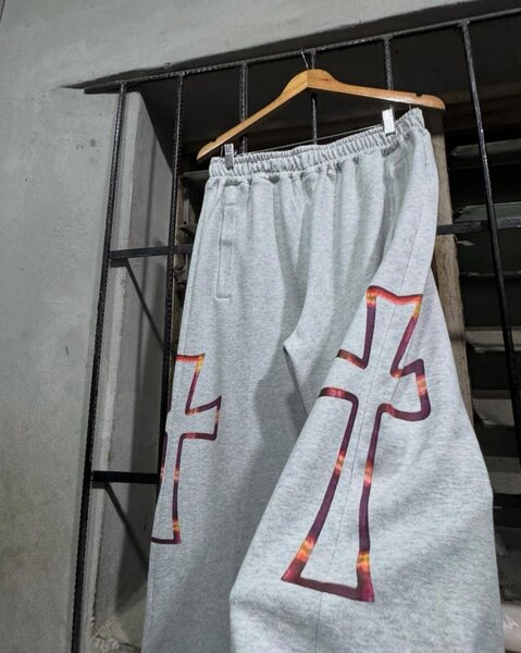 Pantalon jogging motif croix