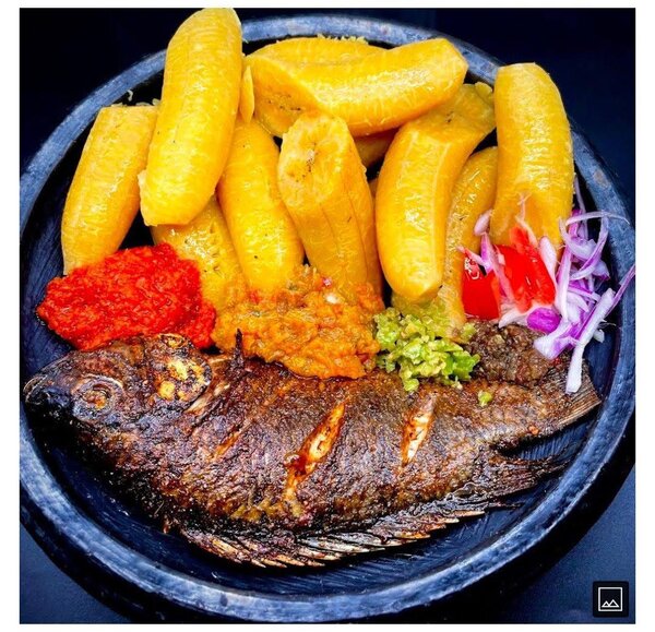 Poisson grillé avec plantains