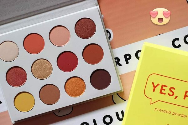 Palette de 12 fards à paupières à la pigmentation intense