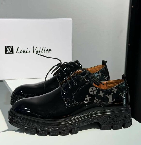 Chaussures élégantes Louis Vuitton