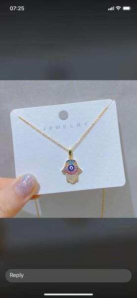 Des jolie boucles et chaînes pour femmes