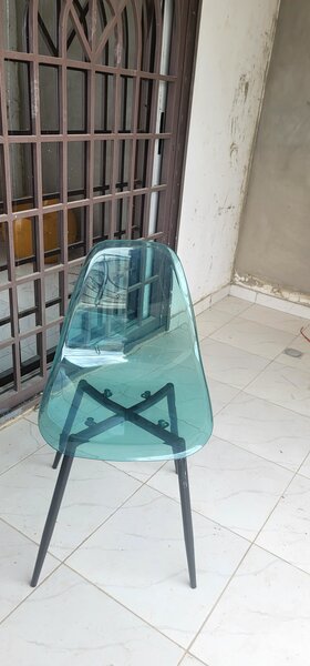 Chaise de salle moderne