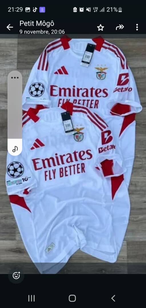 Maillots de football authentiques