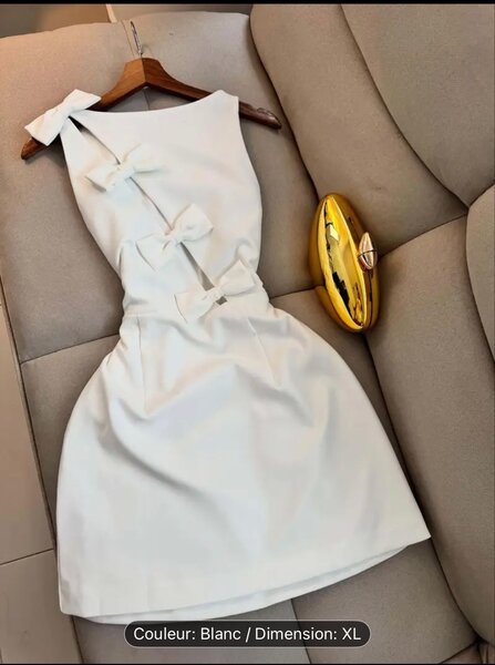 Robe Blanche Élégante Nœuds