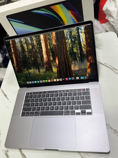 macbook pro retina i7 2019