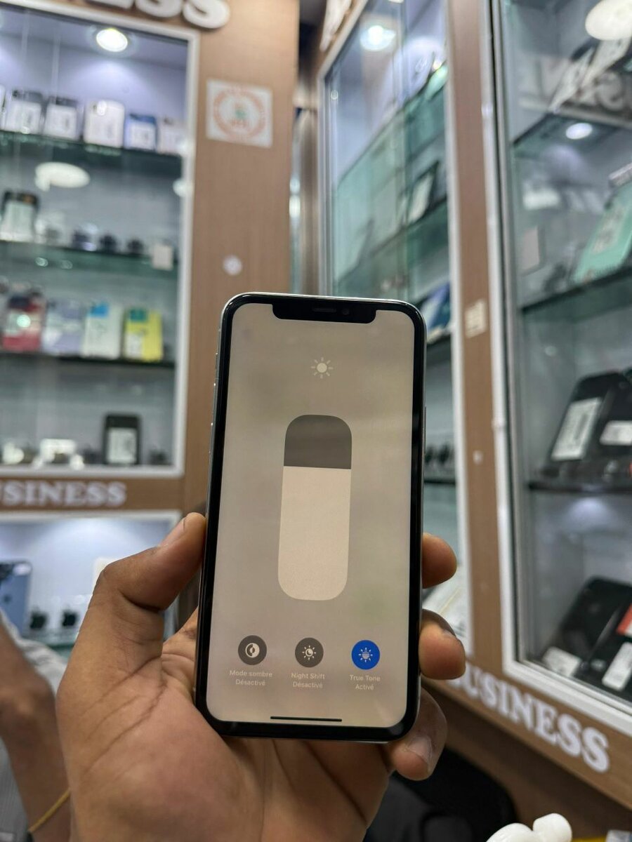 iPhone 11 Pro 64 Go tout passe