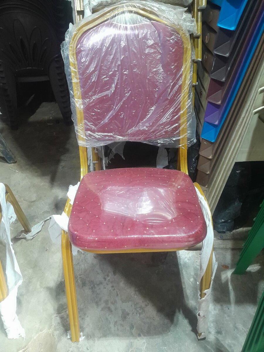 Chaises empilables confort