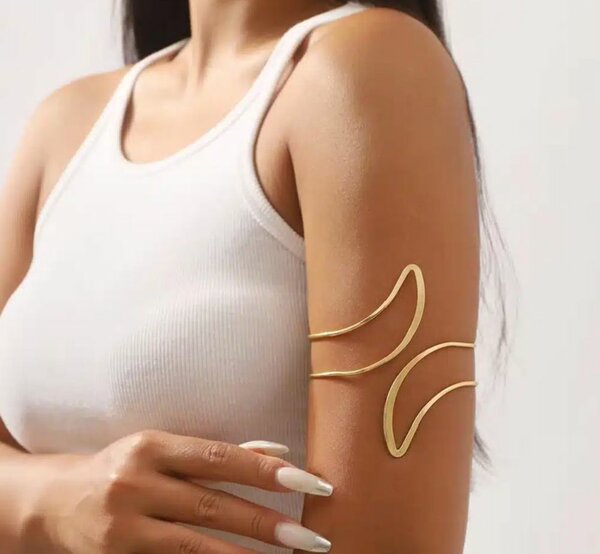 Bracelet de bras doré élégant