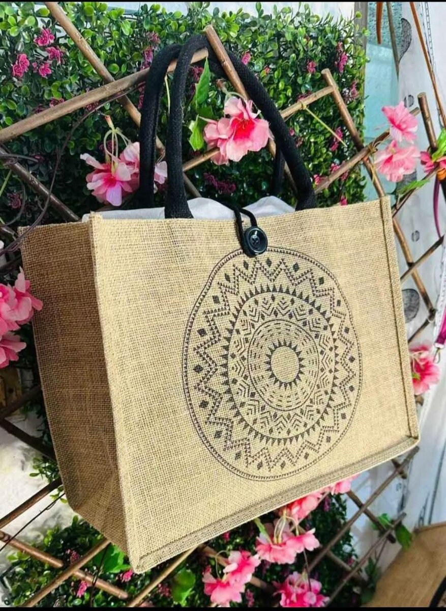 Sac cabas en jute bohème