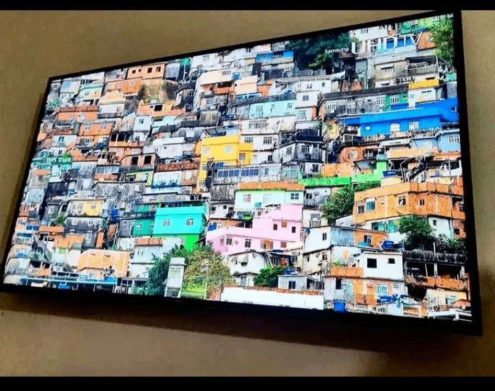 Téléviseur LED Ultra HD 4K