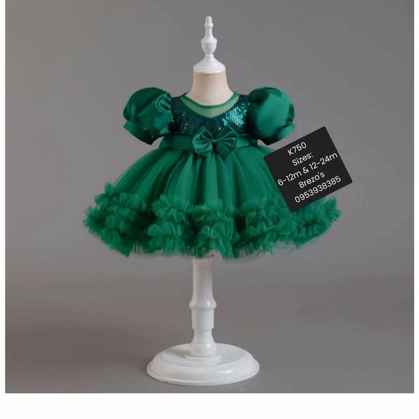 emerald dress with lace