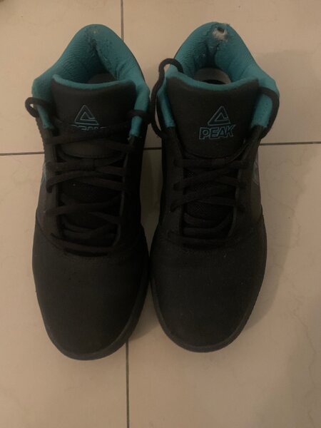 Chaussures de sport PEAK noires