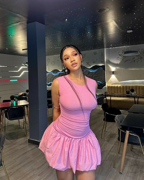 Robe rose élégante pour femmes