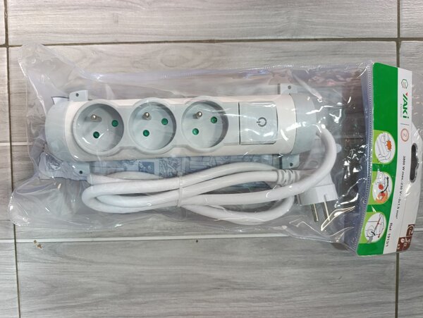 Multiprise électrique avec interrupteur