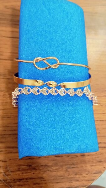 Bracelet doré élégant