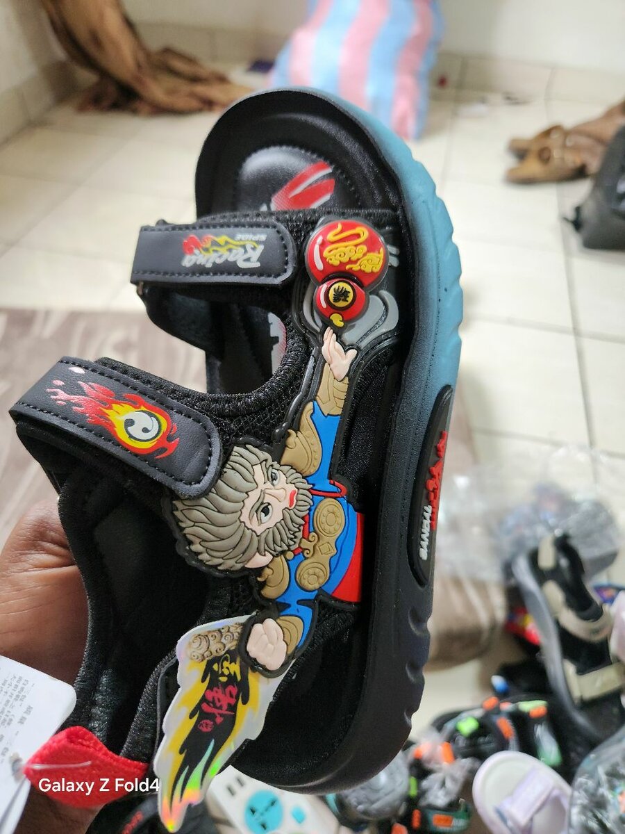 Sandales enfant multicolores