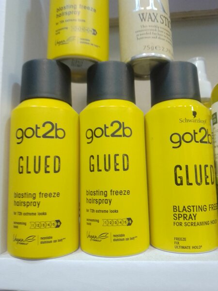 Got2b glue hair spray