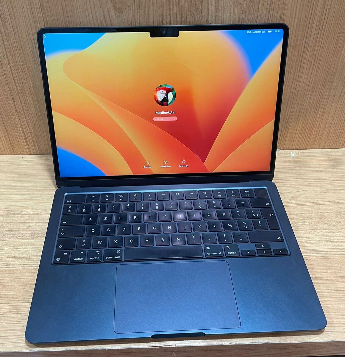 Macbook air m2 2022 8giga ram