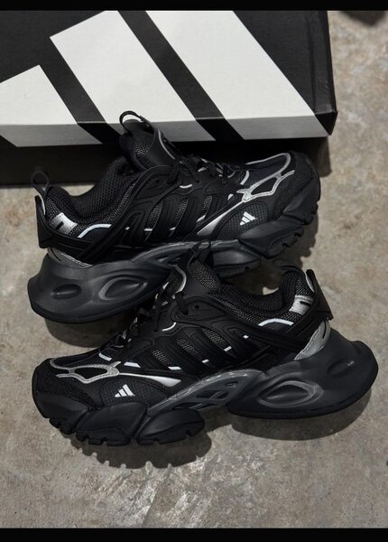 Baskets de sport noires