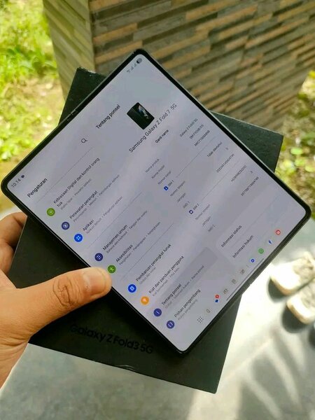 Samsung Galaxy Z Fold3 5G