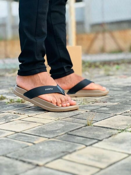 Tongs confortables pour hommes