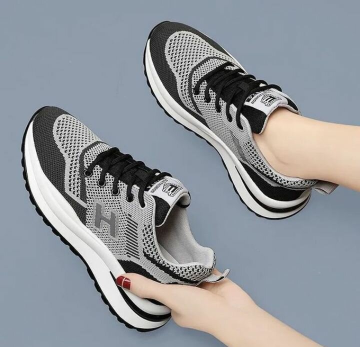 LADIES SNEAKERS