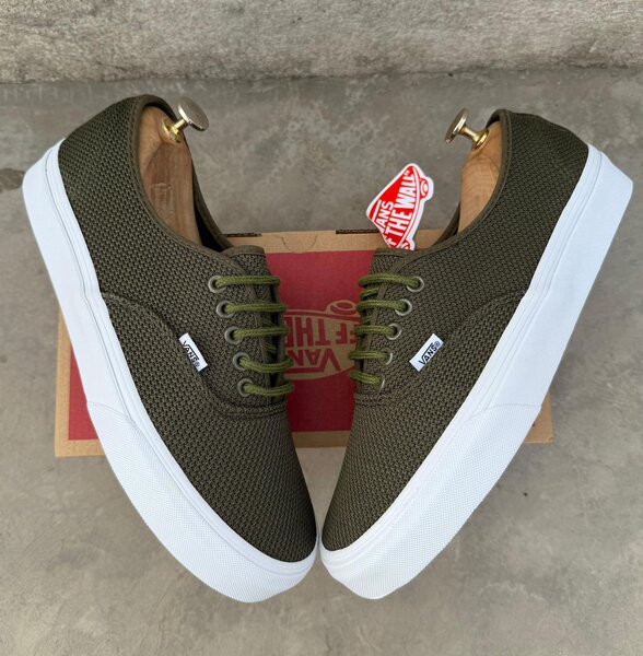 Vans Authentics Casual Sneakers