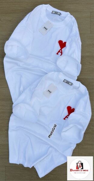 T-shirts blancs avec cœur