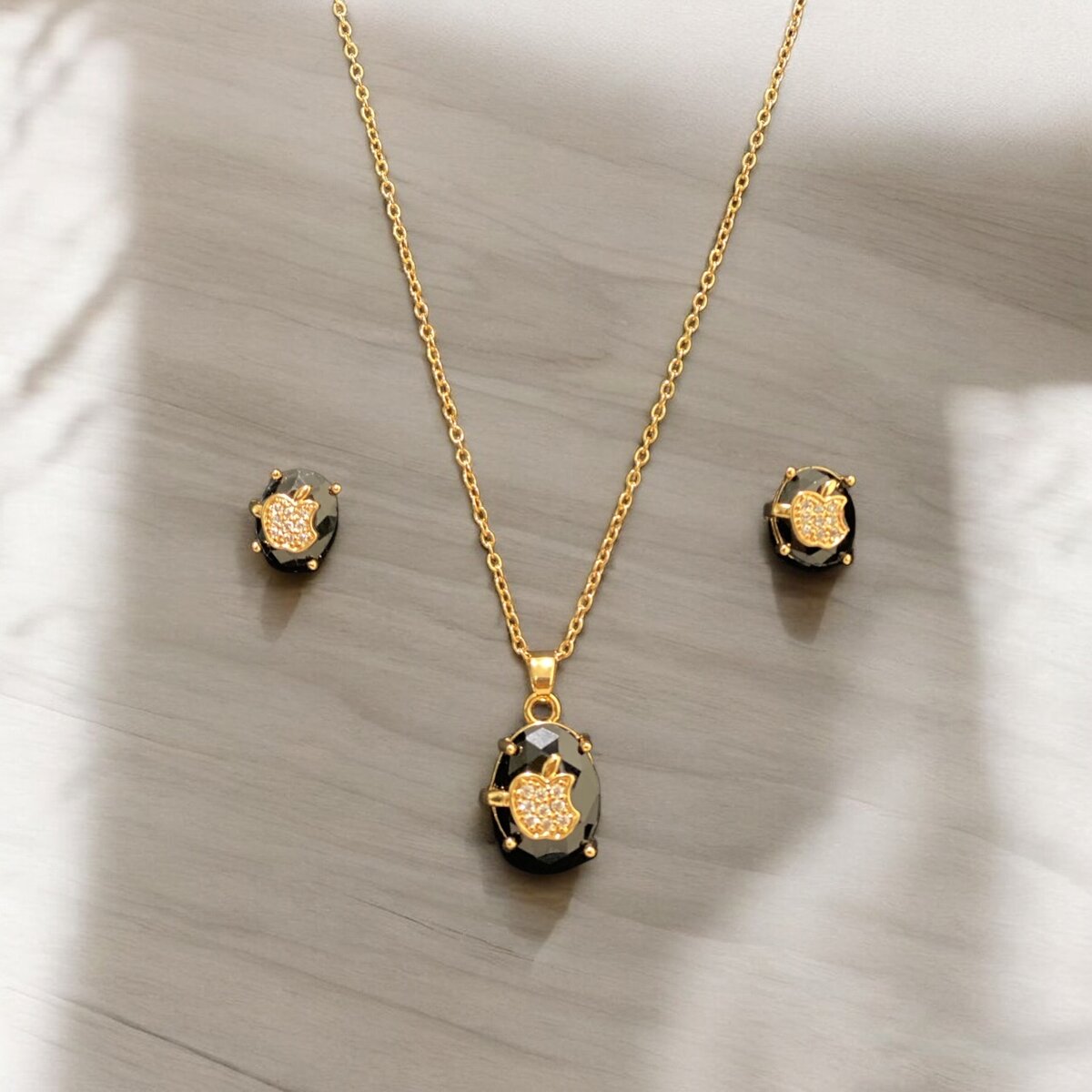 Necklace  Apple Style with tow earrings